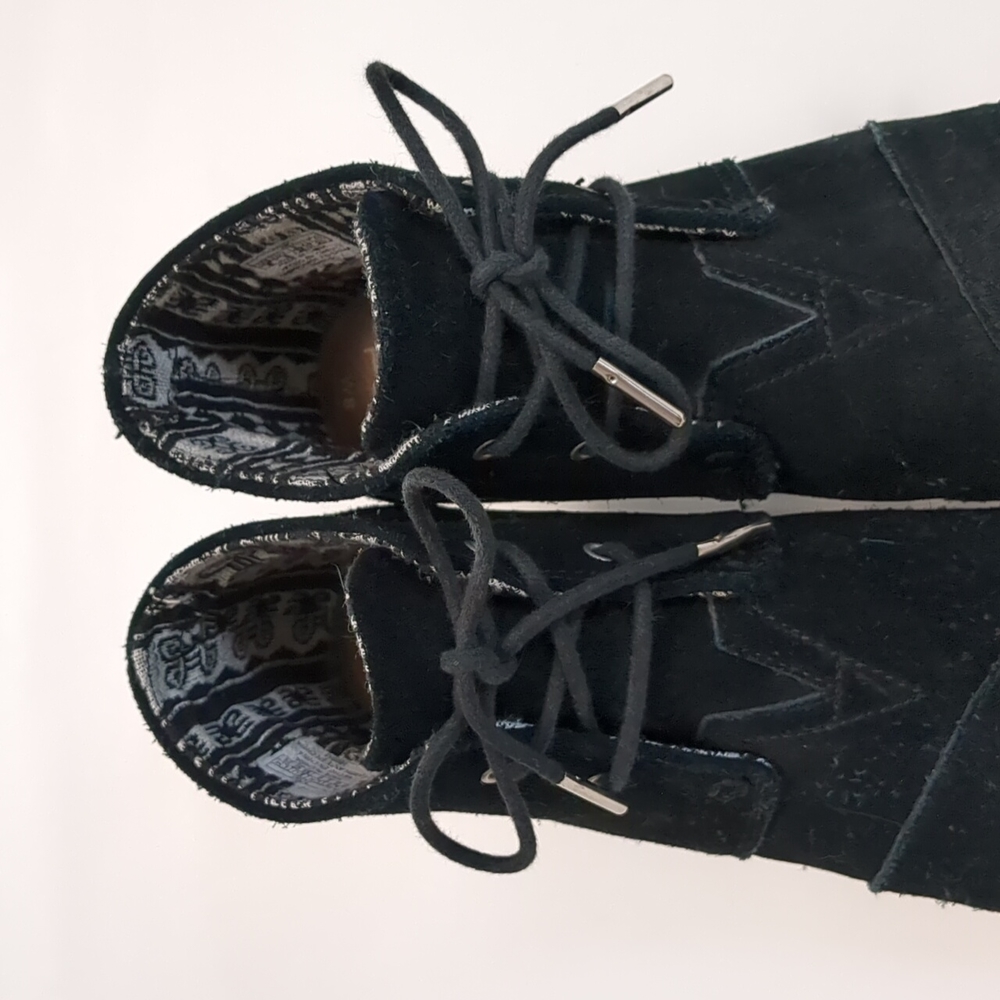 TOMS Desert Wedge Booties Black Suede Shoes  Size 8 EUC